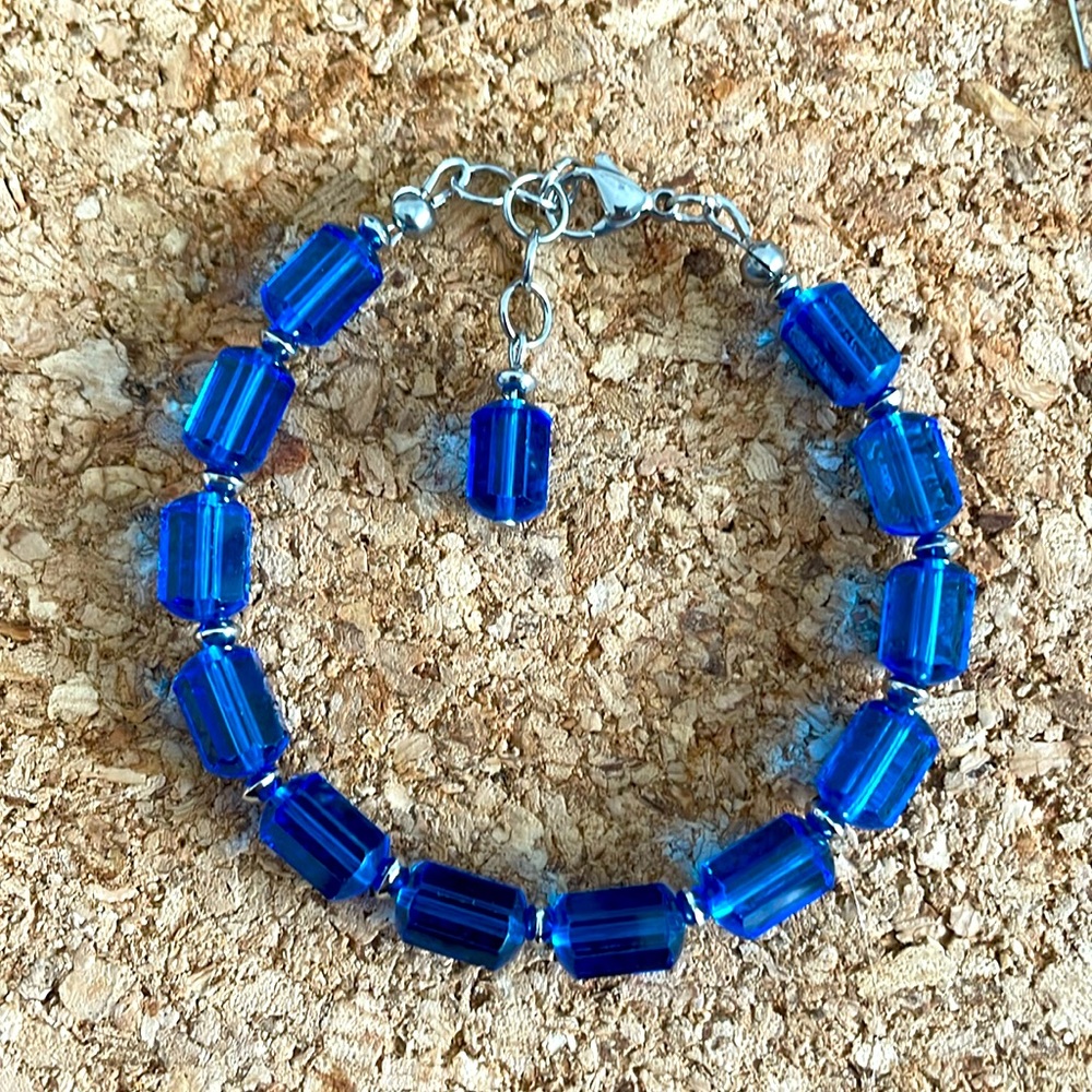 Swarovski Bead Bracelet Capri Blue Stainless Steel 1970’s Beads 7.25-8”💙💙